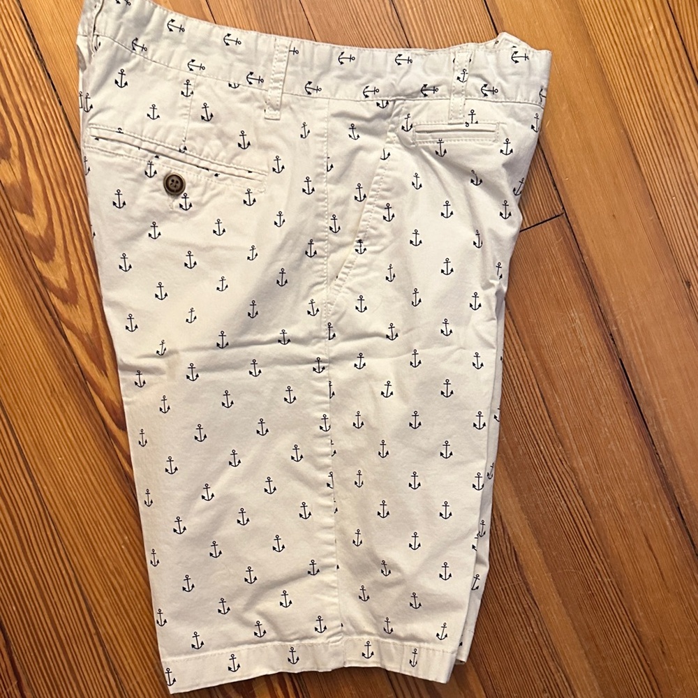 Rebels Nautical Anchor Beige Shorts EUC